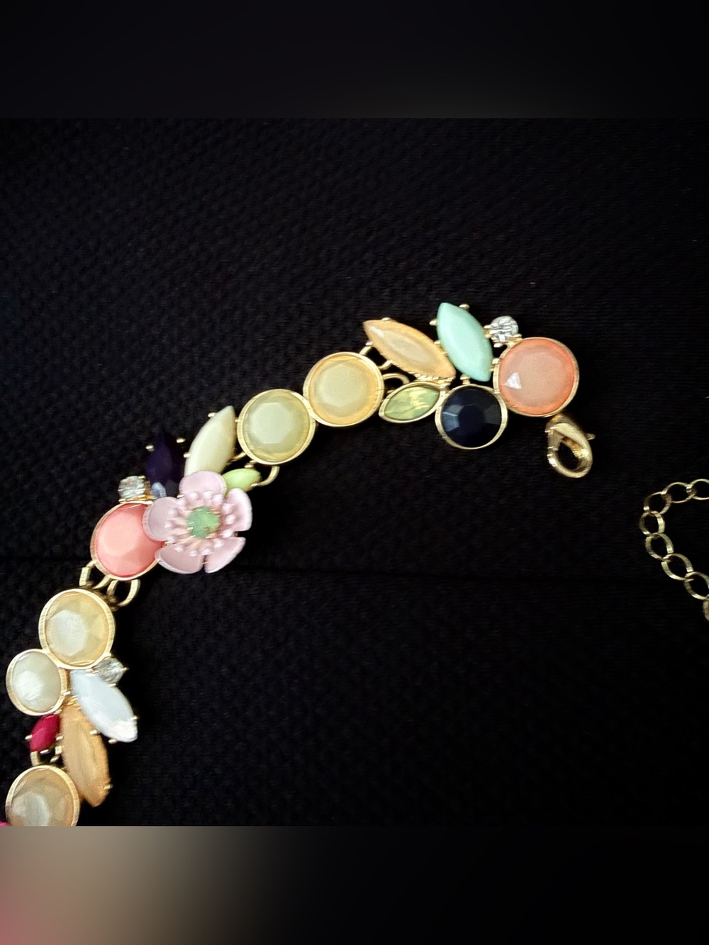 ๐บ Vibrant Multicolored Enameled Floral Statement Flower Necklace 17โ - Picture 9 of 9